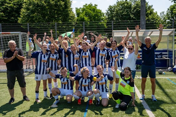 Frauen_23-24