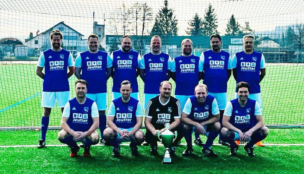 Das Mannschaftsbild der AH vom TSV Haubersbronn aus dem Panini-Stickeralbum 2023